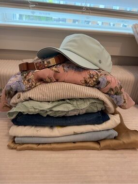 Lululemon, Tommy Hilfiger & WHBM Bundle L | Spring Capsule | 8+ Pieces